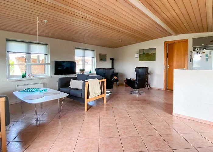 6 Person In Harboore-by Traum * Vejlby (Harboore)